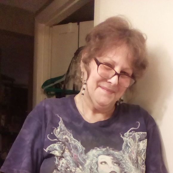 Meet your Posher, Debbra - Picture 1 of 1